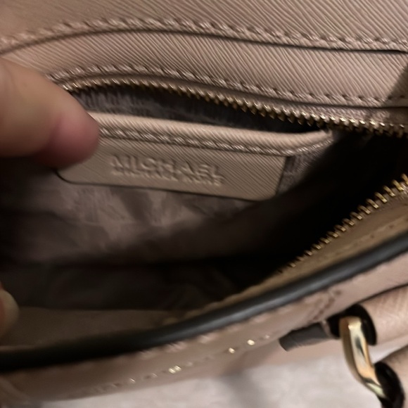 Michael Kors, small handbag, keychain, zipper pocket inside - Picture 6 of 12